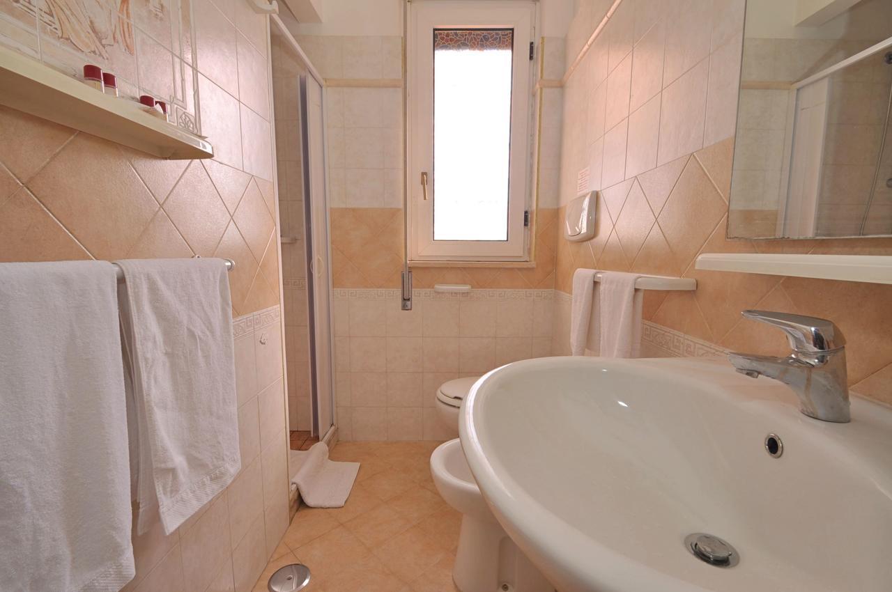 Residence Mezzaluna Carovigno Bagian luar foto