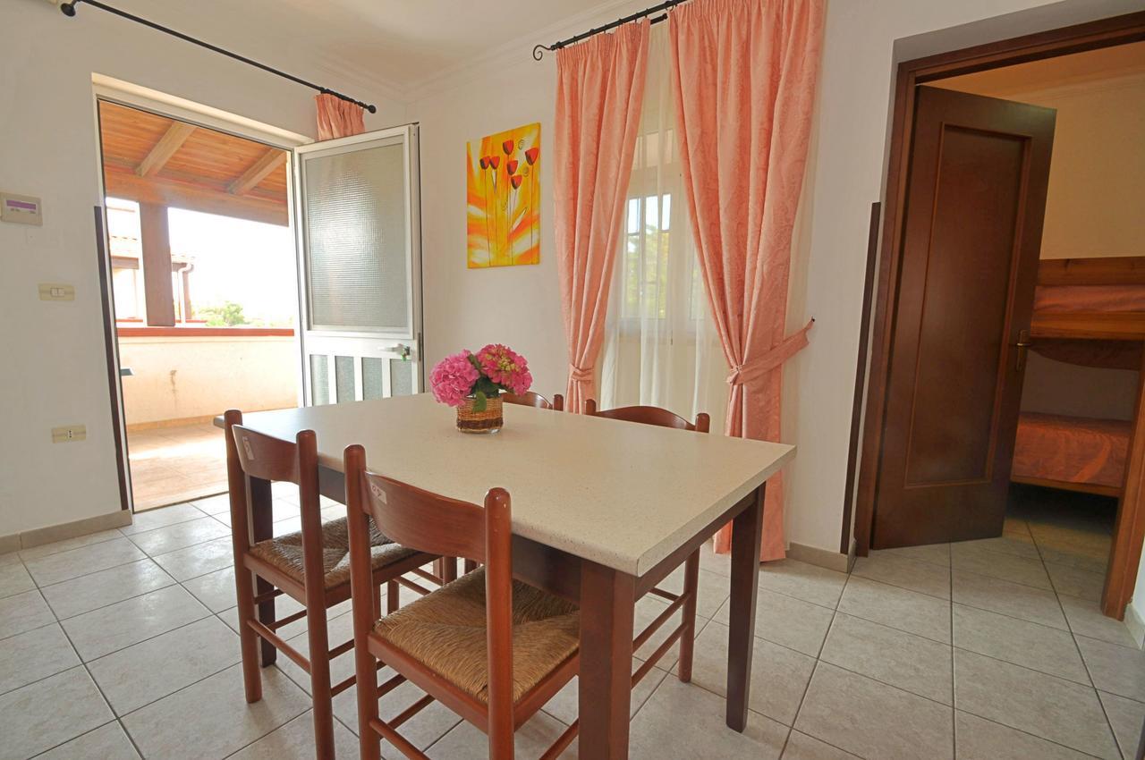 Residence Mezzaluna Carovigno Bagian luar foto